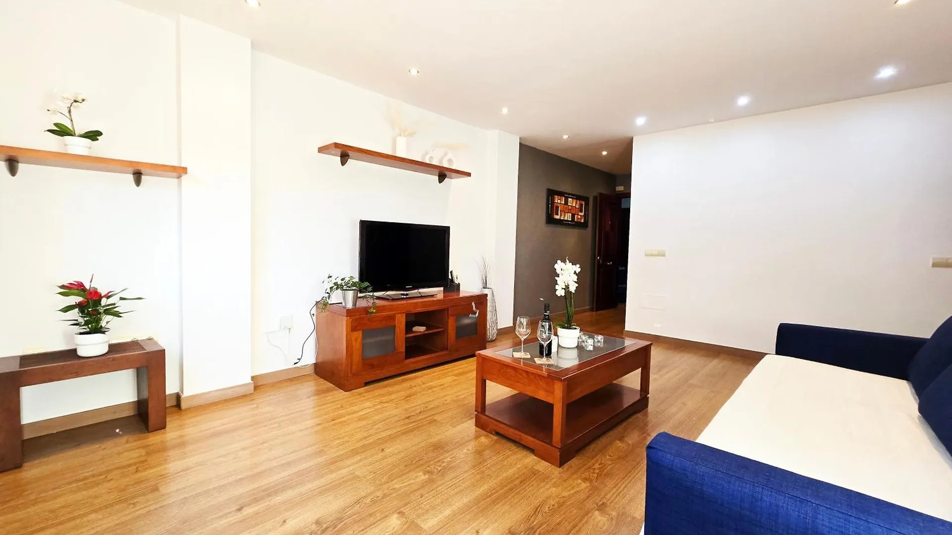 Aa Guest - The Orchid Center Eco Apartment فوينخيرولا 0*,
